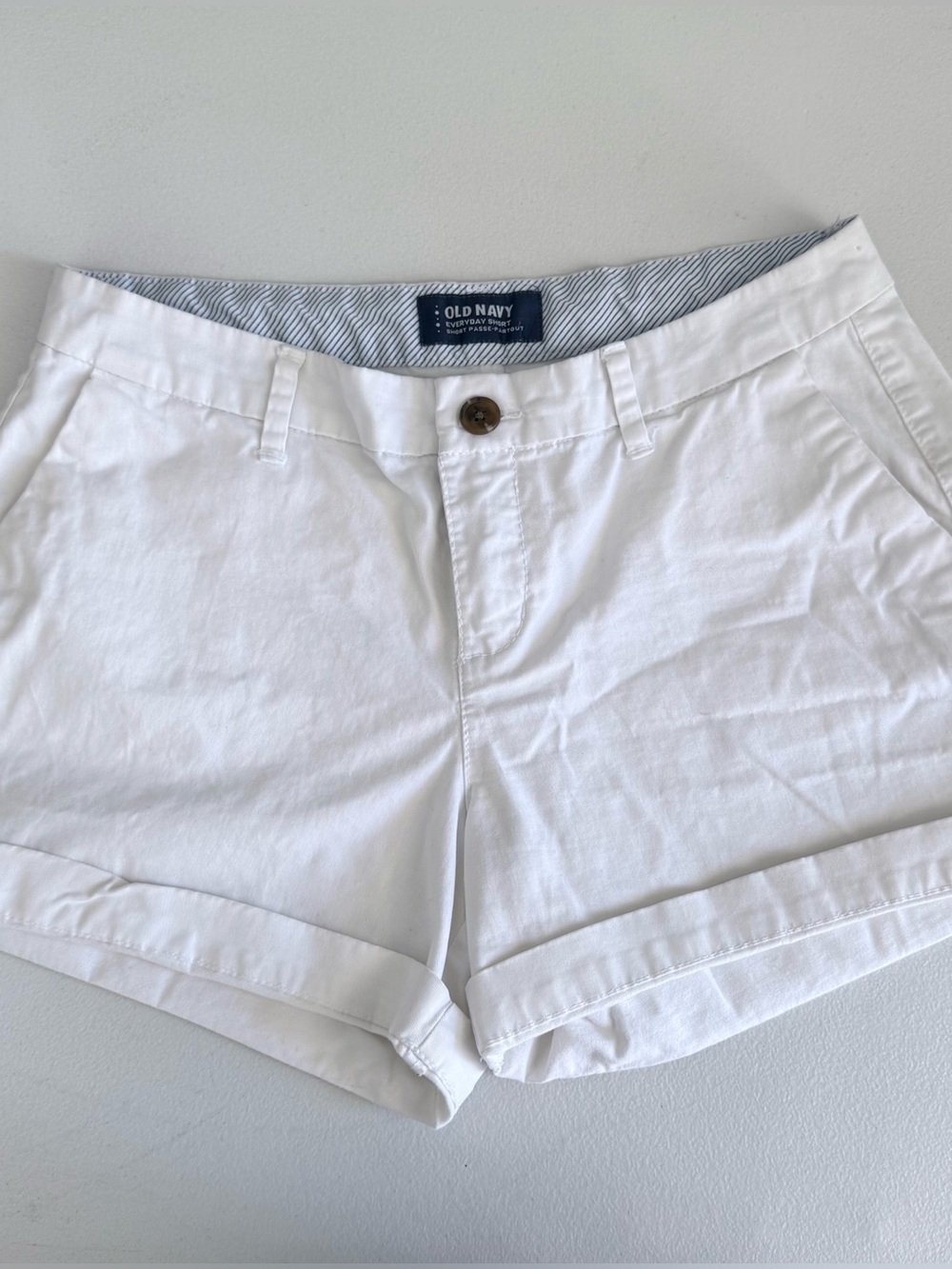 White old navy short🤍
